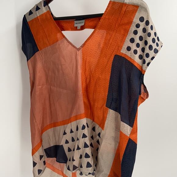 Odells geometric key hole cut out blouse - Picture 3 of 6